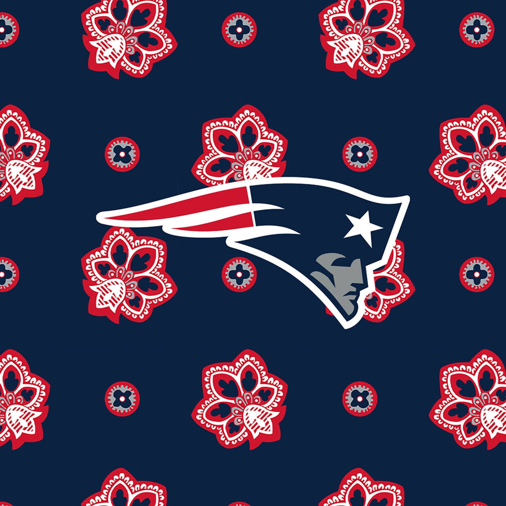 NFL RFID Front Zip Wristlet-New England Patriots Bandana-Image 4-Vera Bradley