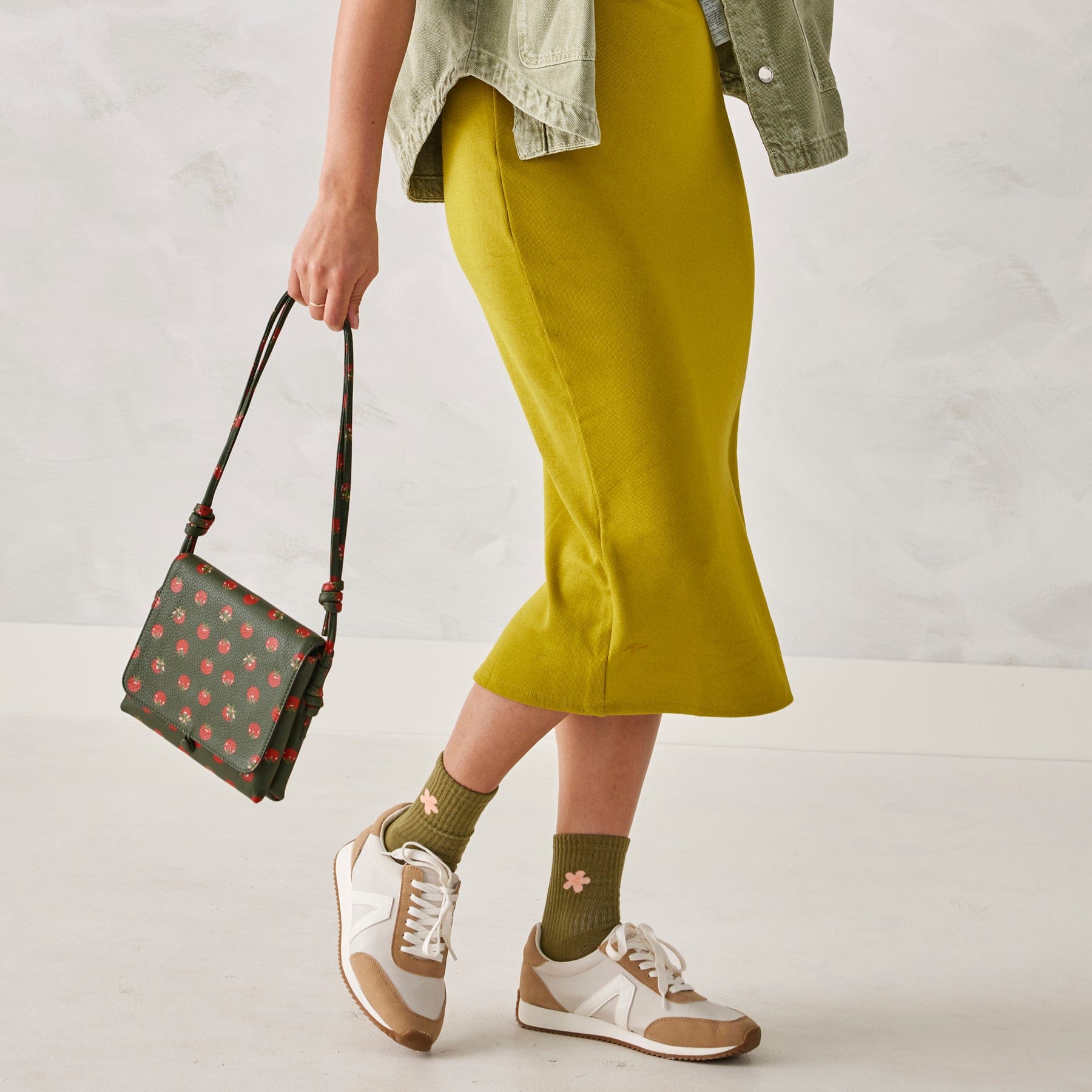 Baird Hipster-Image 2-Vera Bradley